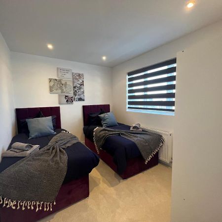 Appartamento Star London Station Road 3-Bed Haven Esterno foto
