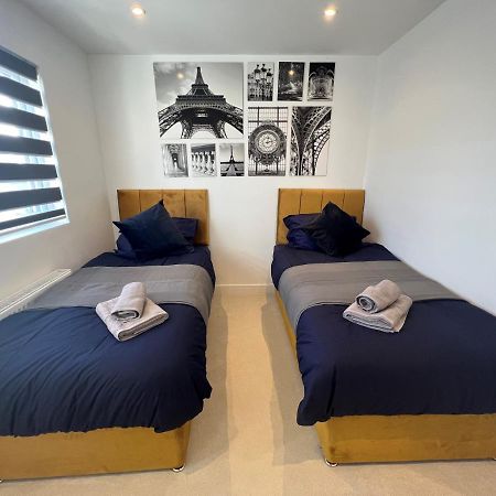 Appartamento Star London Station Road 3-Bed Haven Esterno foto