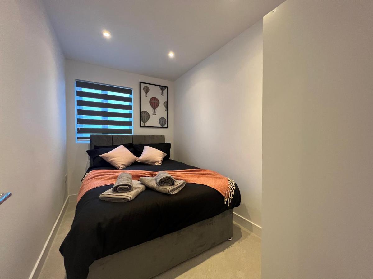 Appartamento Star London Station Road 3-Bed Haven Esterno foto