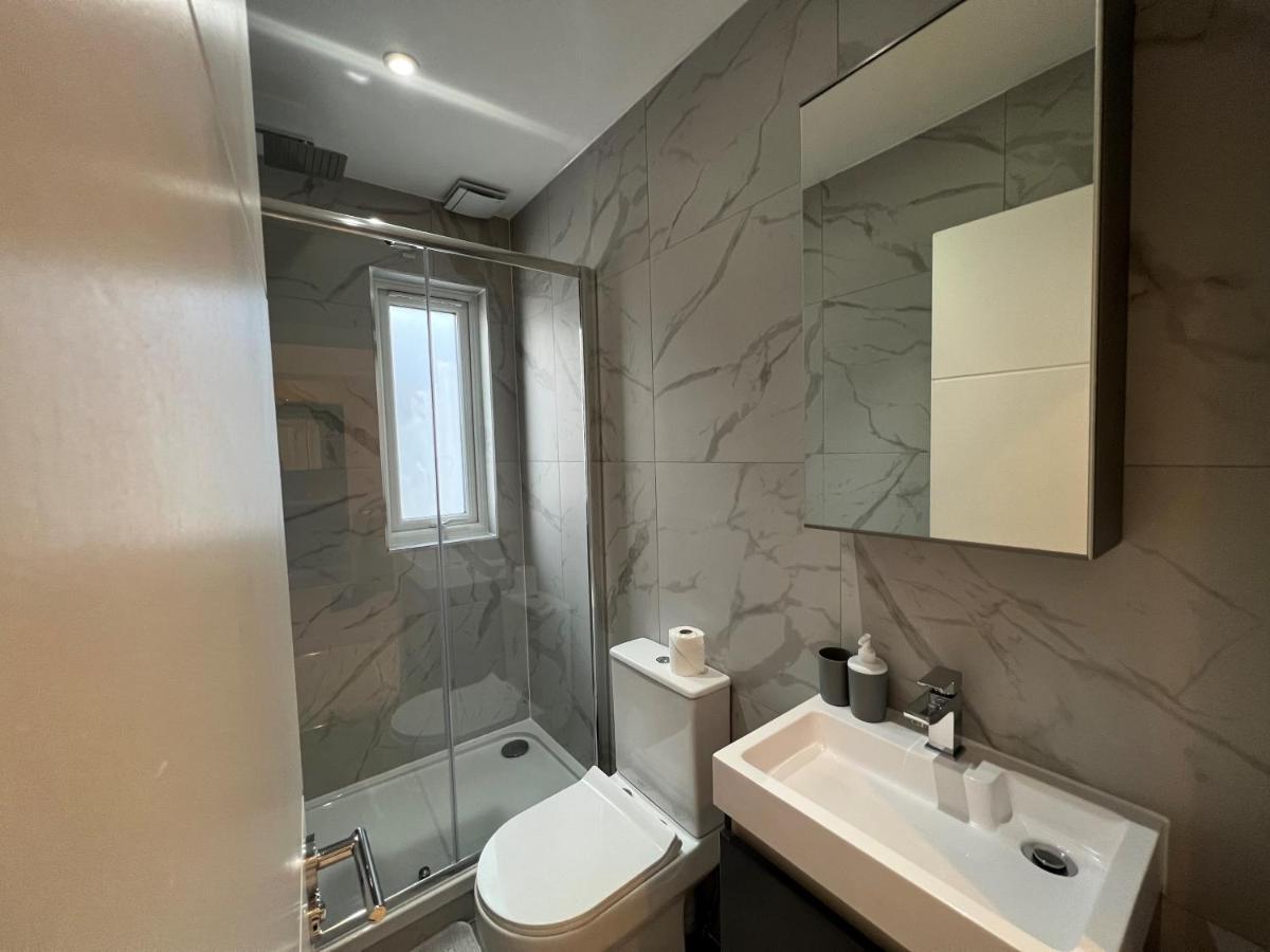 Appartamento Star London Station Road 3-Bed Haven Esterno foto